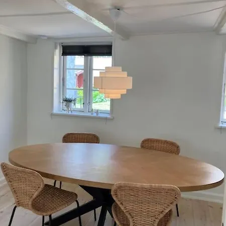Charmerende Midt I Feriehus