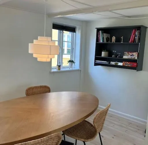 Charmerende Midt I Ferienhaus